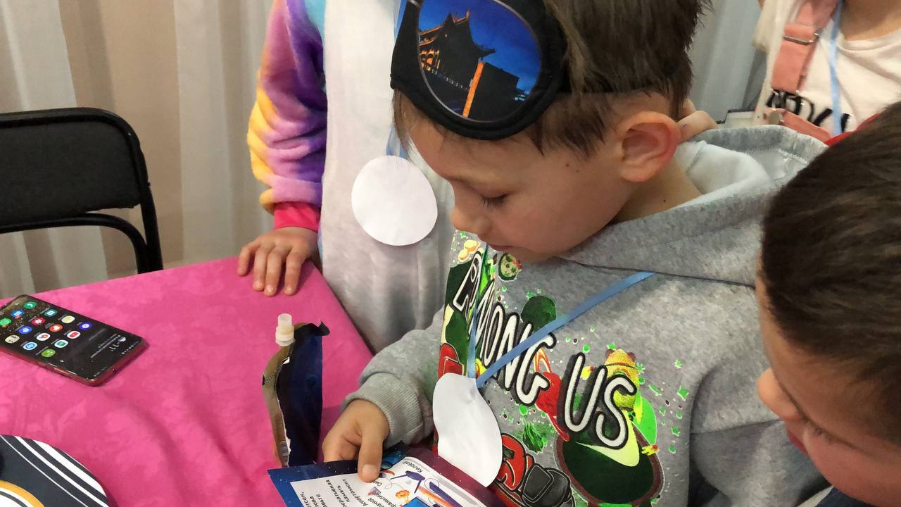 Идея для проведения дня рождения ребенка в стиле Among Us в реальной жизни