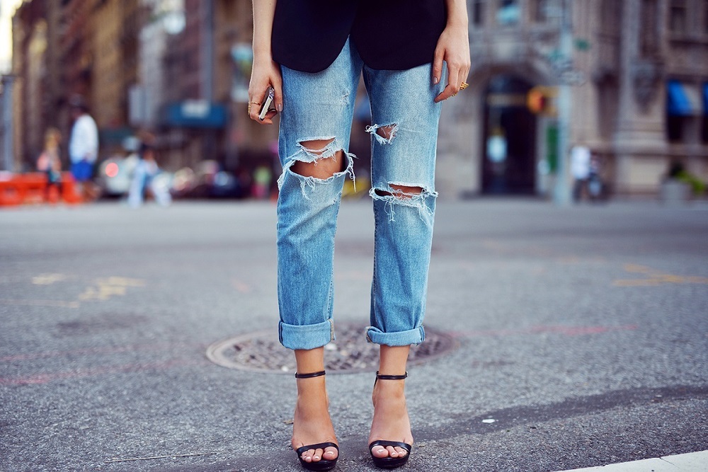 Модные летние джинсы