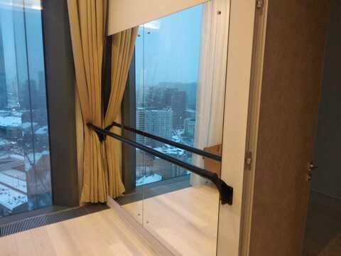 Монтаж станка и зеркала в апартаментах Москва-Сити