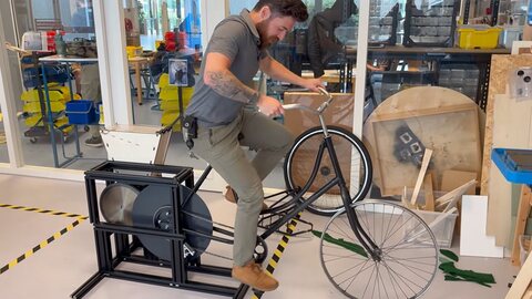 Отходы 3D-печати: измельчение, повторная экструзия и почему переработка на месте сложнее, чем кажется