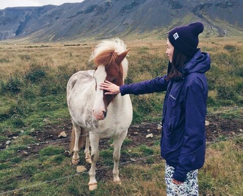 Саша и исландская лошадка