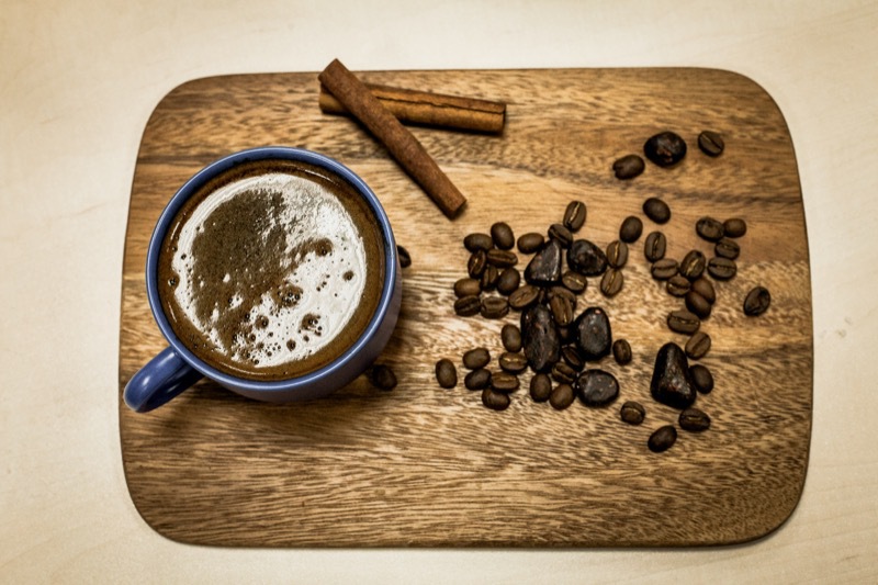 Традиционный кофе по-восточному: особенности приготовления и сервировки.
