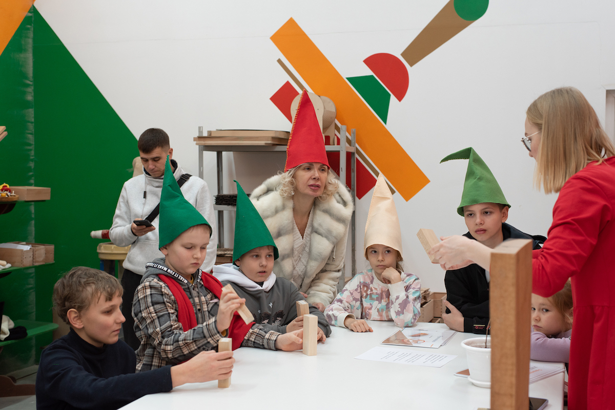 Царицынская игрушка проводит экскурсии - История одной деревяшки Царицынская игрушка проводит экскурсии - История одной деревяшки