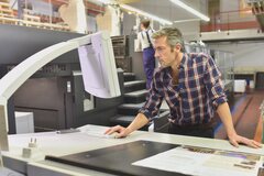Неделя в печатной отрасли: латексная машина с резкой, UV-печать по предметам и уроки для печатающих голов