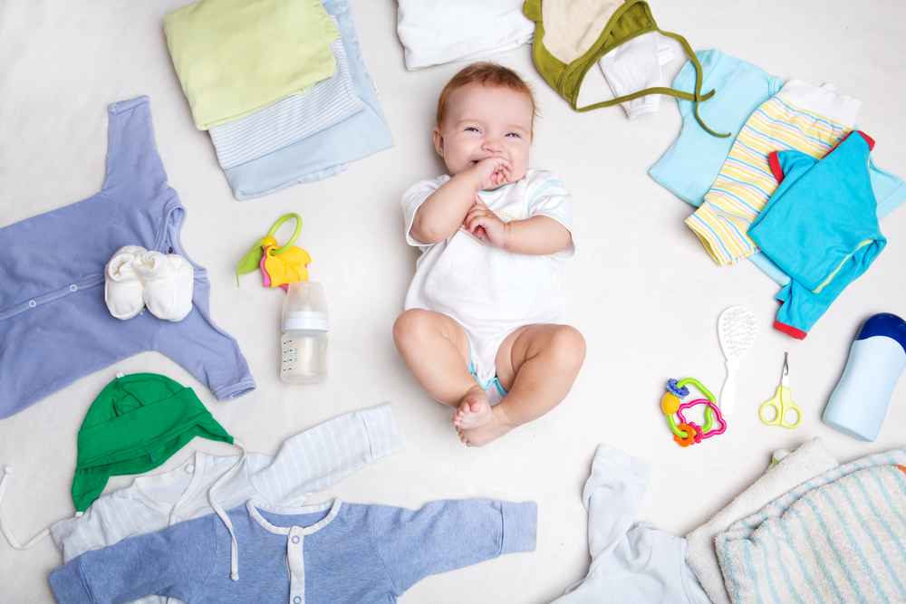 Одежда для новорождённого: 10 самых нужных вещей
