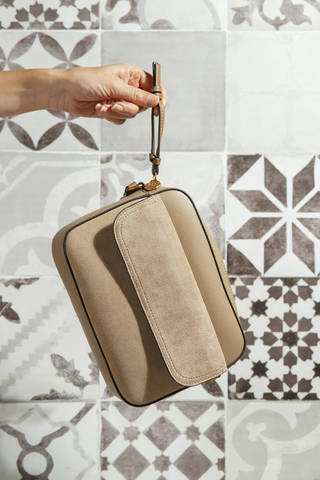 Как выбрать размер сумки: мини, миди или тоут