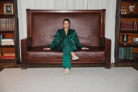 Что купить на распродаже? Образы для плюс сайз