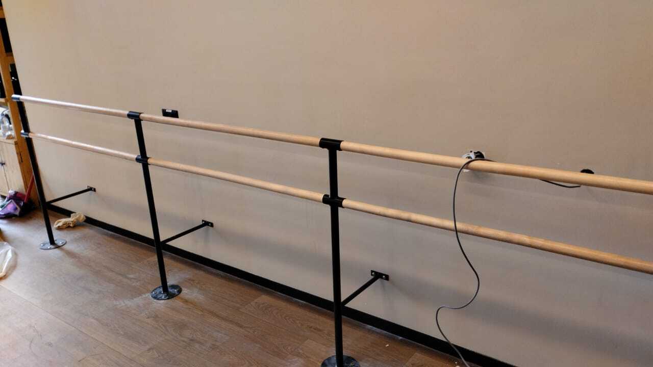 И даже балетные станки… И даже балетные станки…