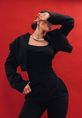 ЖАКЕТЫ И ЖИЛЕТКИ