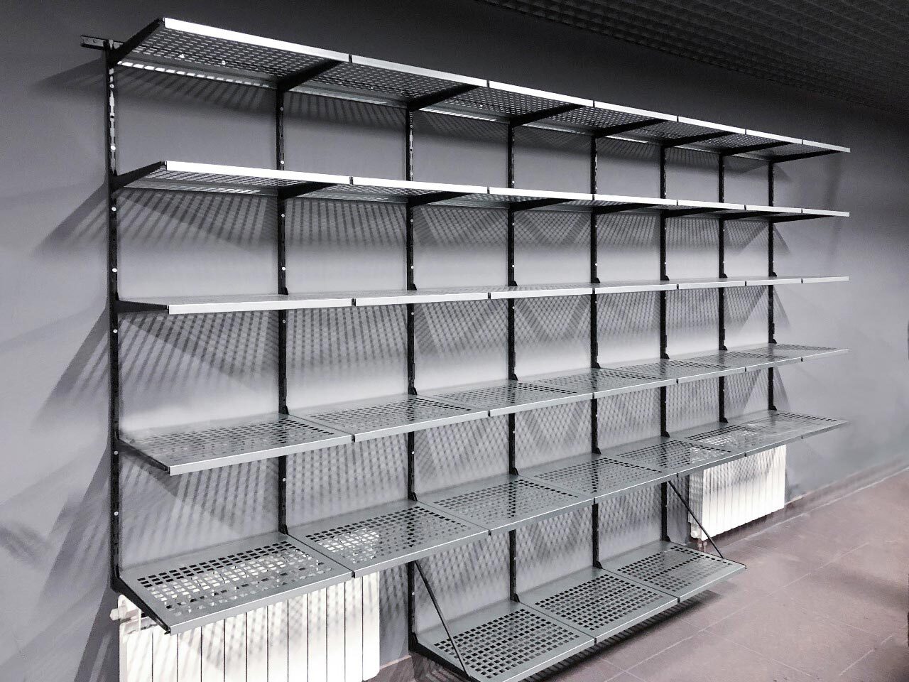 Металлические перфорированные полки. Длина 2200 мм, высота 1200 мм (набор №44)