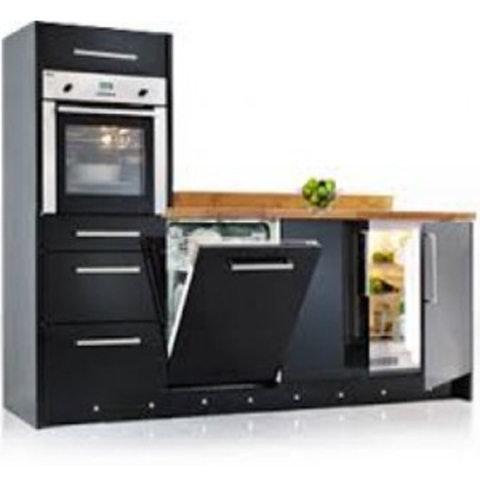Какую технику встраивают на кухню. Встраиваемая техника Beko. Шкаф под посудомойку и микроволновку. Посудомойка под духовым шкафом. Встроенная микроволновка и посудомойка.