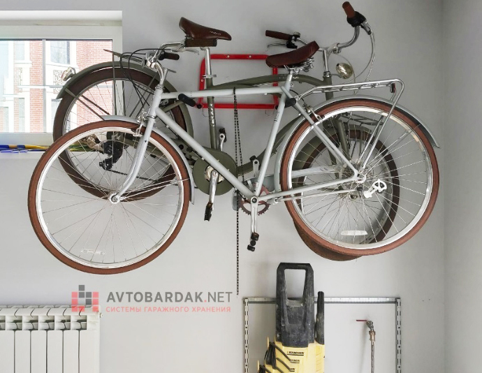 Как закрепить велосипед на стену своими руками