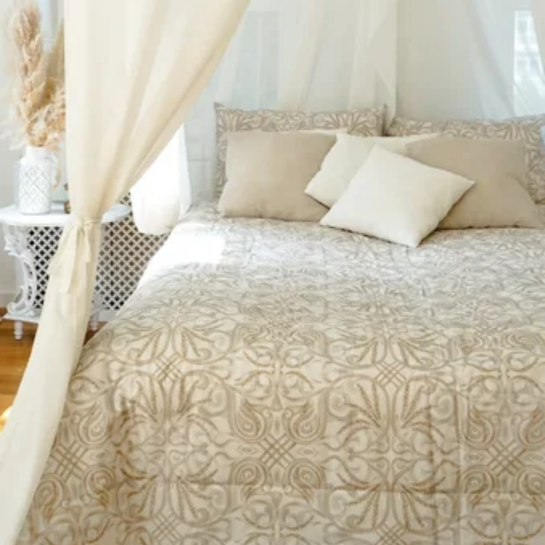 Қыздар кім оны есекке тереңірек жабыстыра алады және секс видео түсіреді деп сотталады.