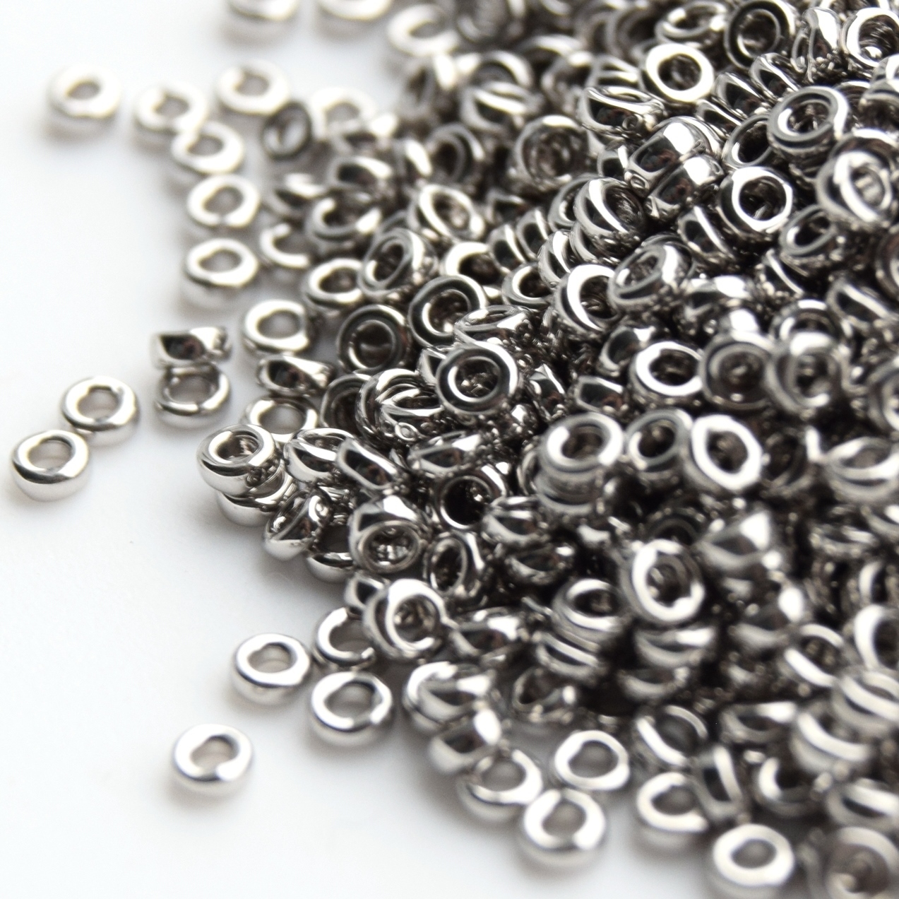 Бисер Spacer beads 2,2*1 мм