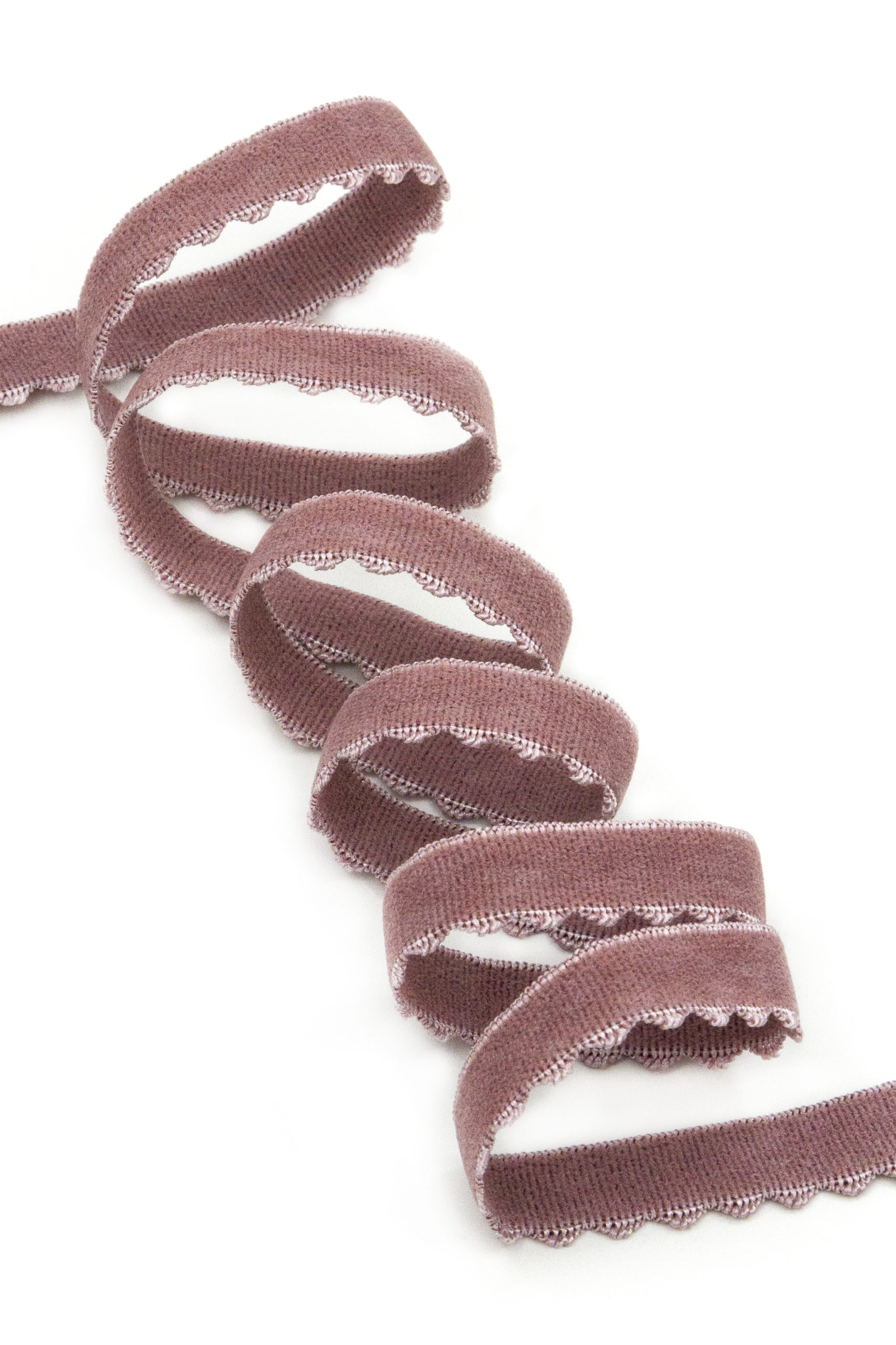 Резинка отделочная сухая роза 12 мм с учетом фестона