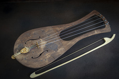 Бас -Тальхарпа грушевидная