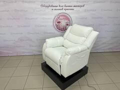 Кресло-реклайнер + подиум в подарок