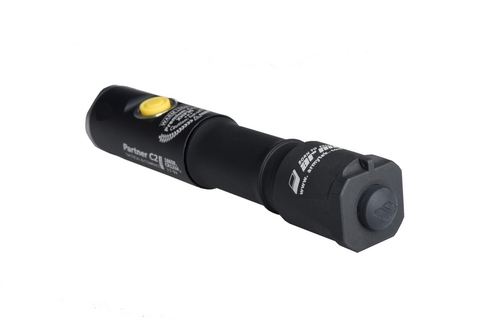 Фонарь светодиодный тактический Armytek Partner C2 Pro v3, 1950 лм, теплый свет, аккумулятор