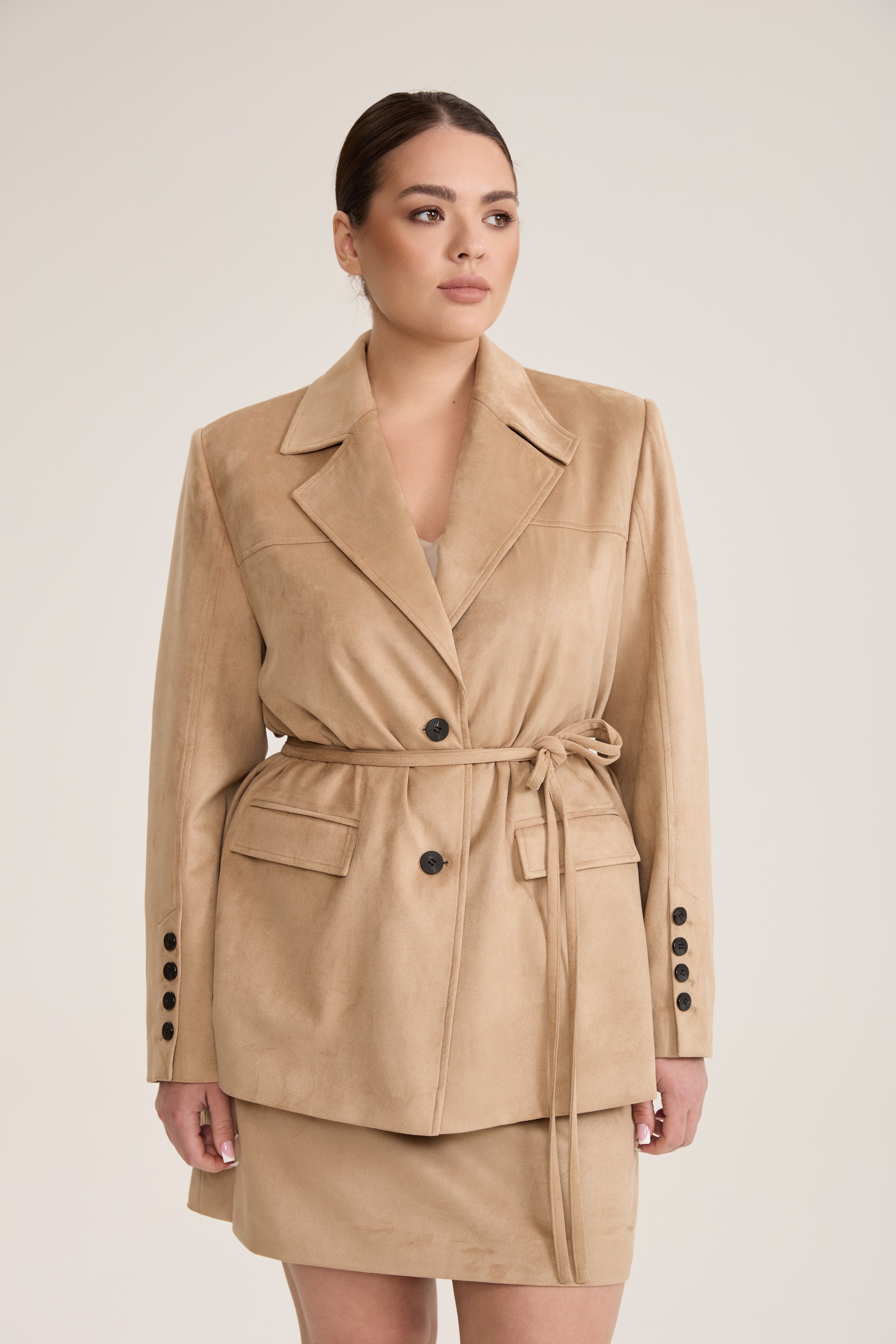 Жакет однобортный из экозамши, песочный