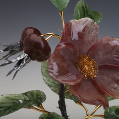 Цветок из камня. Шиповник.