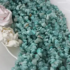 Тонированный кварц, серо-бирюзовый, крошка, 7-11 мм, нить 70 см, К136