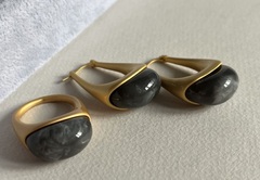 Серьги капли с цветной вставкой в стиле BOTTEGA