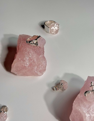 серьги кариатида с розовым кварцем