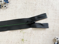 Молния влагостойкая, Т7, L 20 см, чёрный с зелёным