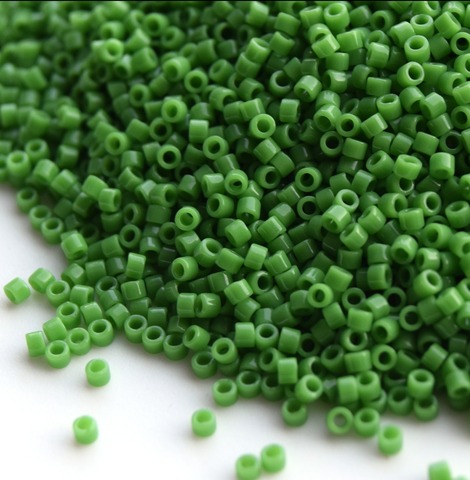 DB-0724 Бисер цилиндрический Миюки делика 11/0 /Miyuki delica 11/0 Opaque Pea Green