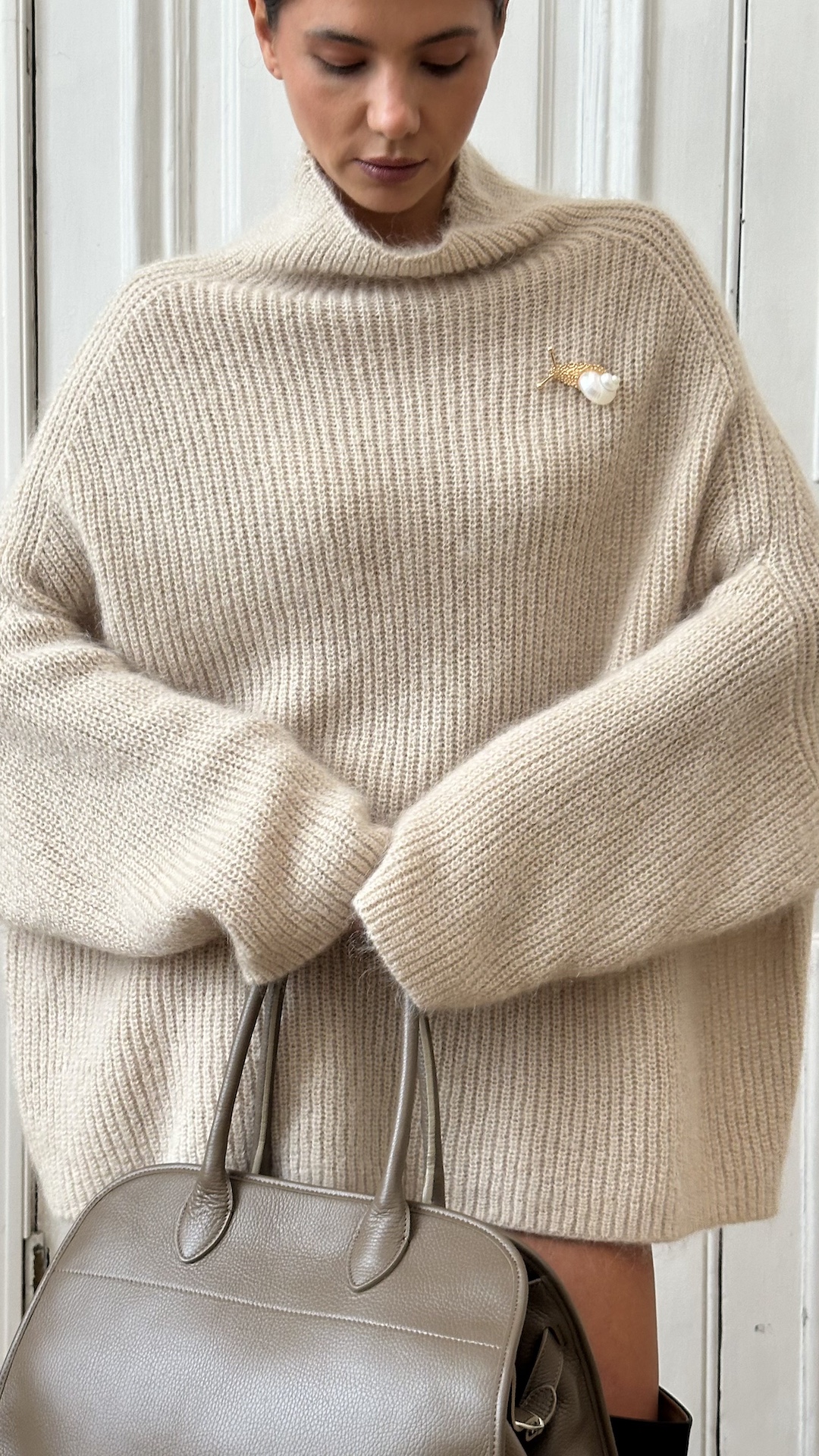 Брошь в виде улитки