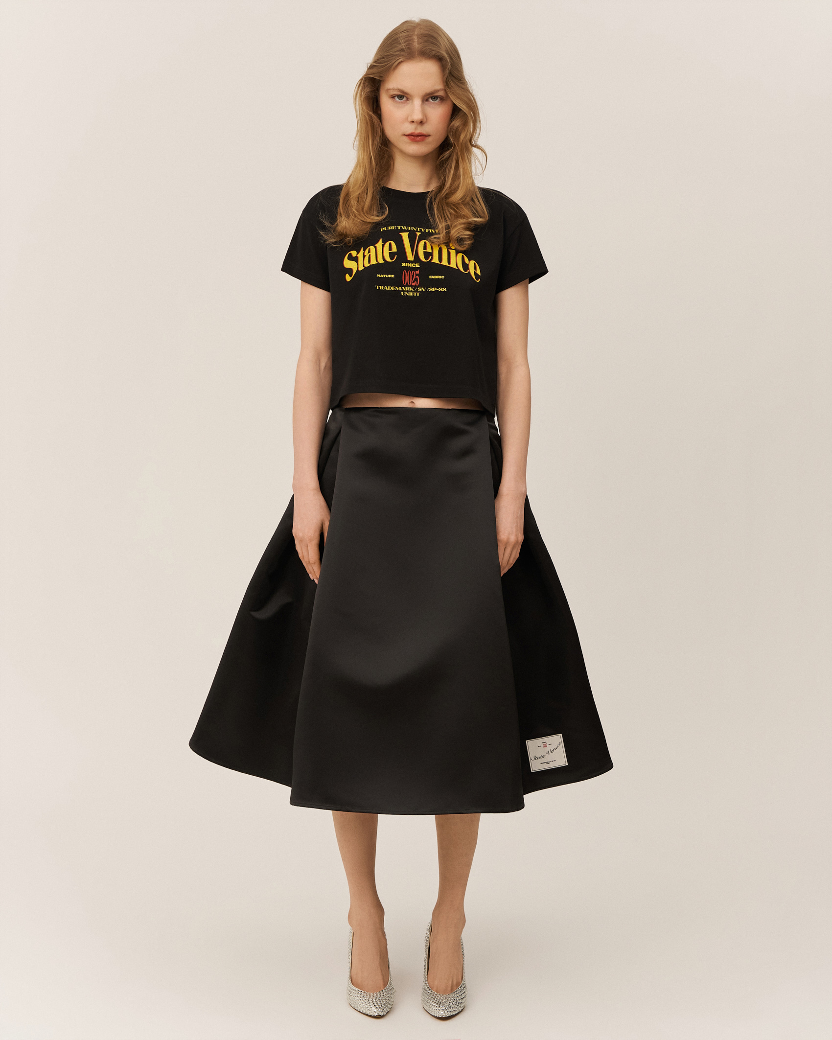 Укороченная футболка