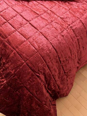 Покрывало 270х270 Svad Dondi Venera гранатового цвета