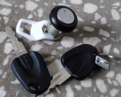 ЛИЧИНКА ЗАМКА ДВЕРИ ПЕРЕДНЕЙ ЛЕВОЙ NEXIA GM