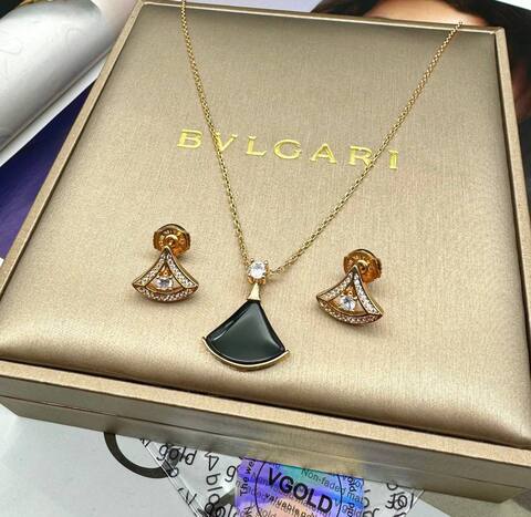 Колье и серьги Bvlgari