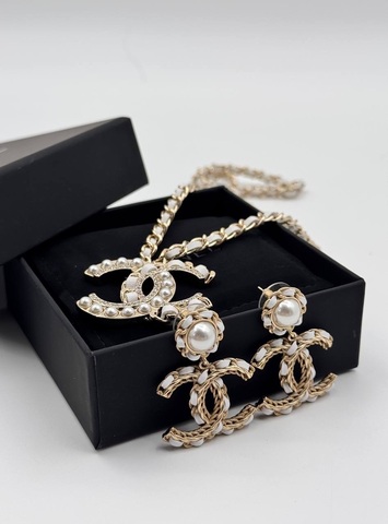 Серьги и кулон Chanel