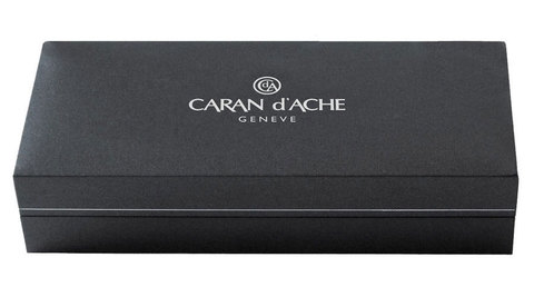 Ручка перьевая Caran d'Ache Varius Ivanhoe Black F (4490.072)