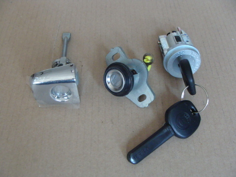 Комплект ключ/личинка Geely MK Cross