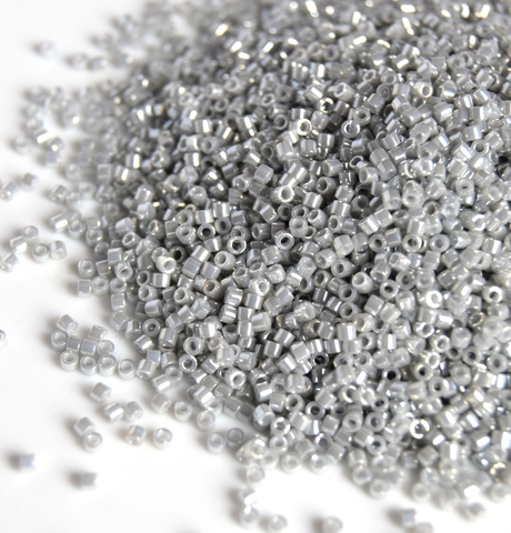 DB-0252 Бисер цилиндрический Миюки делика 11/0 /Miyuki delica 11/0 Opaque Luster Gray
