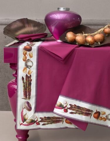 Скатерть 175x270 и 12 салфеток TagHouse 303 Vegetables Овощи малиновые