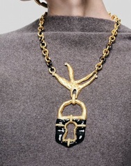 Колье ЗАМОК в клюве птицы в стиле Schiaparelli с черной эмалью