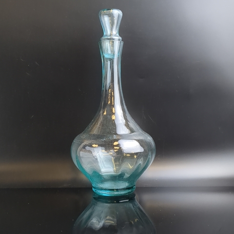 Графин стеклянный для напитков с пробкой синее цветное стекло, 25.5 см, винтаж СССР 1970-1990 гг
