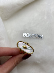 Кольцо золотистое с перламутровой овальной вставкой (безразмерное)