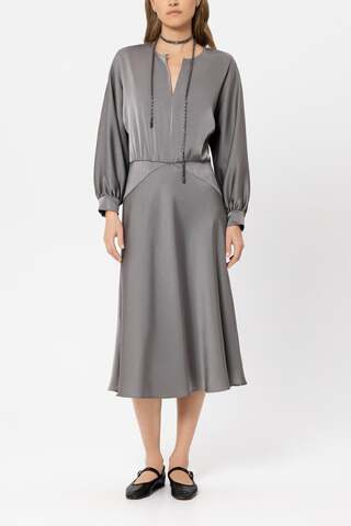 LUISA CERANO Платье атласное женственного кроя с рукавами-кимоно