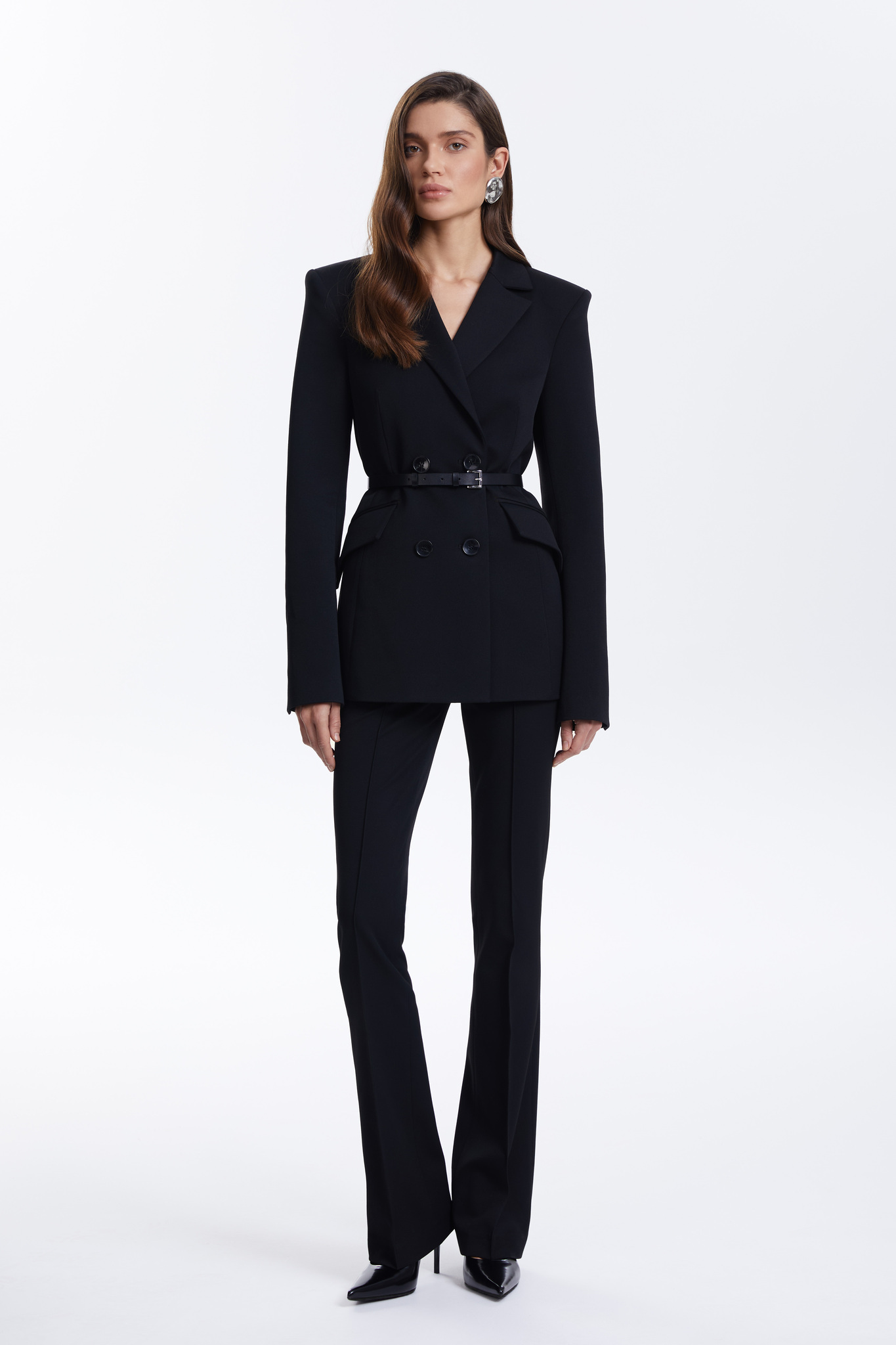 Жакет с объёмными плечами