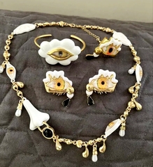 Колье Noses white в стиле Schiaparelli с подвесками