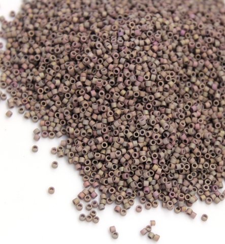 DB-1061 Metallic matte AB Dusky Clay