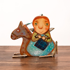 Деревянная статуэтка 