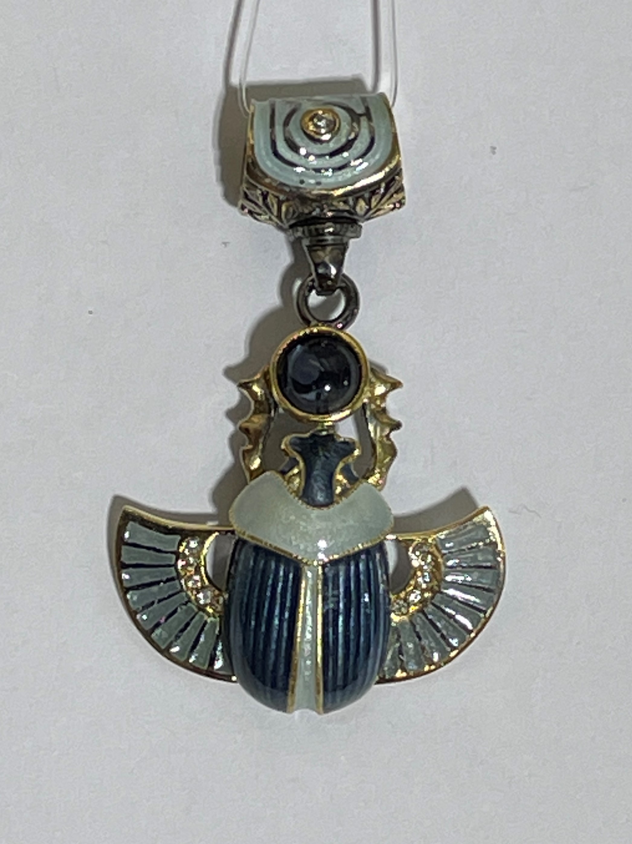 Скарабеи (кулон из серебра)