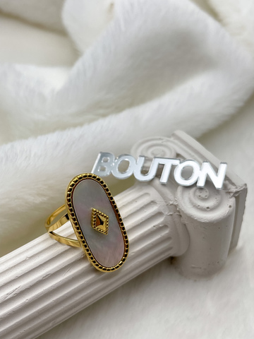 Кольцо золотистое с перламутровой овальной вставкой (безразмерное)