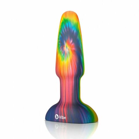 Разноцветная анальная пробка с эффектом римминга Peace & Love Tie-Dye - 15,2 см. - b-Vibe BV-026